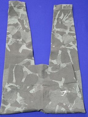 Gymshark Camo Seamless Leggings in Olive/Gray